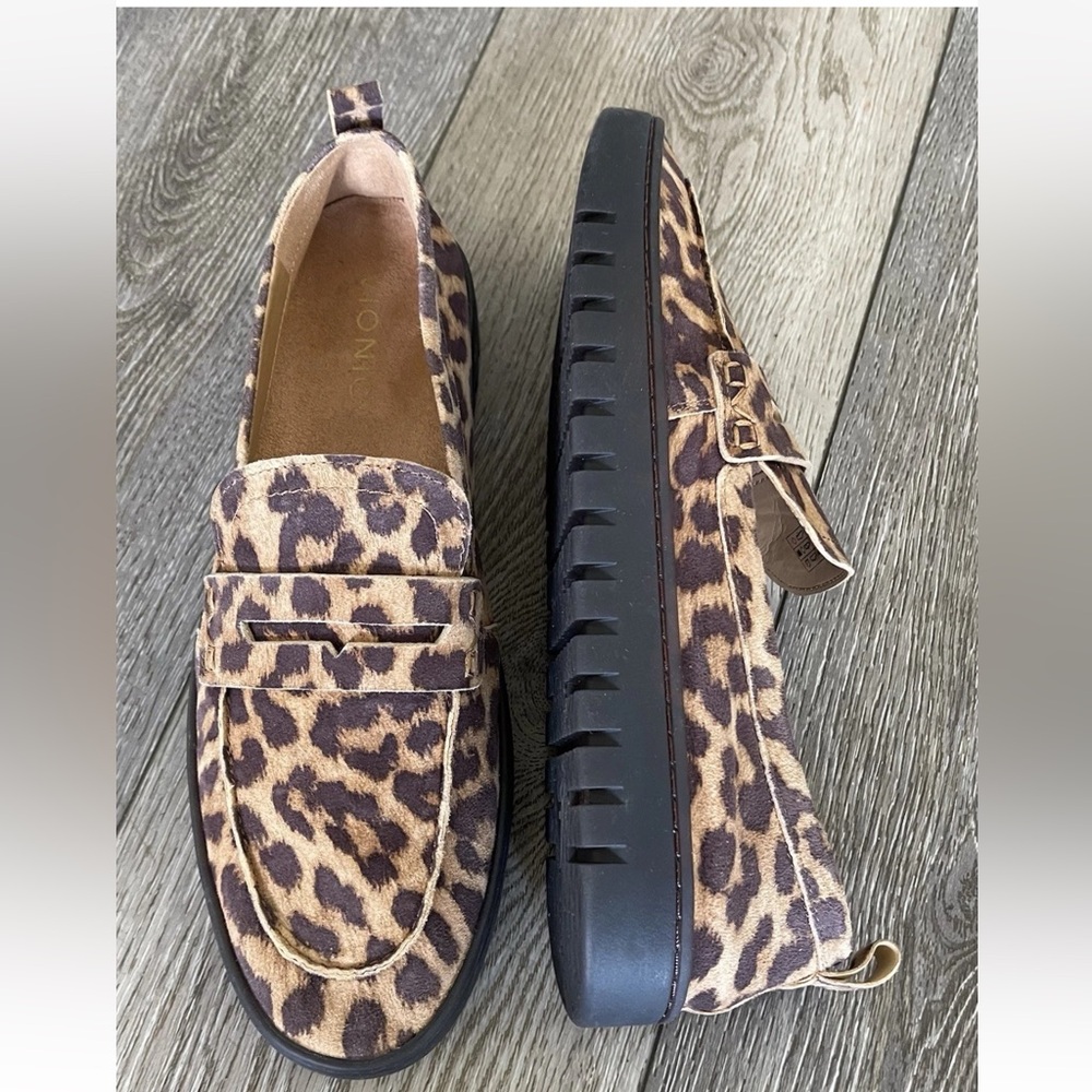 Sold!NWOB Vionic Uptown Tan Leather Suede Leopard Print 360 Flex Loafers Size 10 - Picture 4 of 12